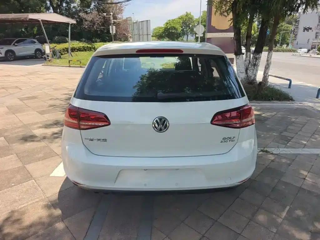 2017 Golf 230TSI Automatic Comfort Millionth Unit Commemorative Edition — миниатюра 6