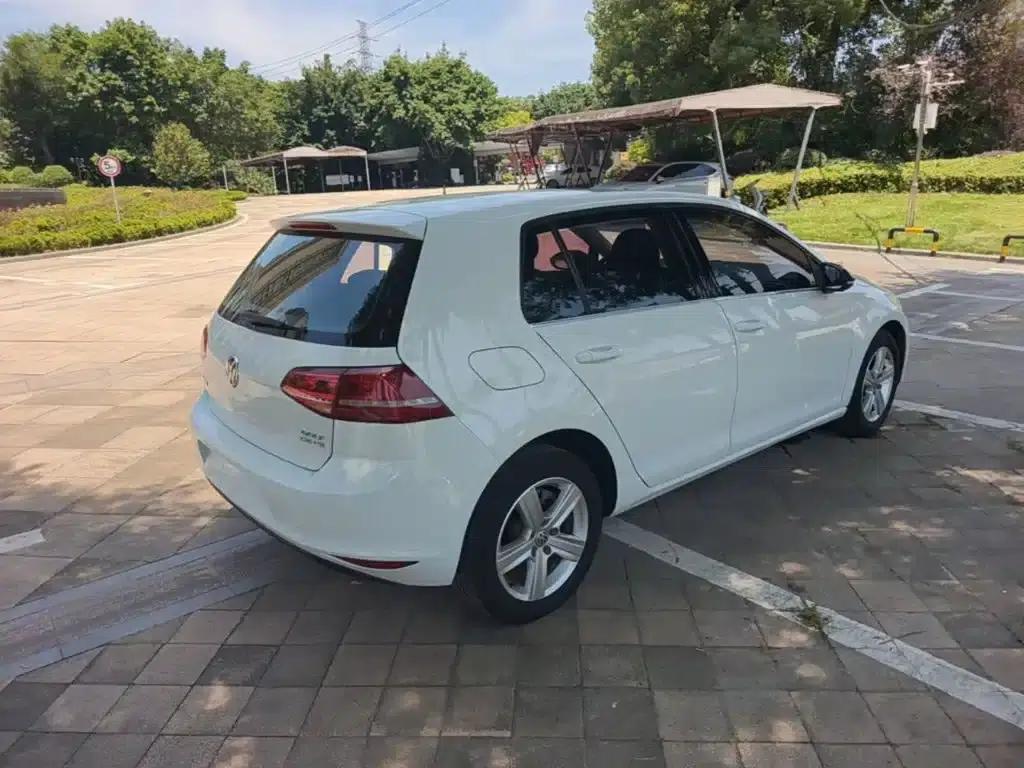 2017 Golf 230TSI Automatic Comfort Millionth Unit Commemorative Edition — миниатюра 7