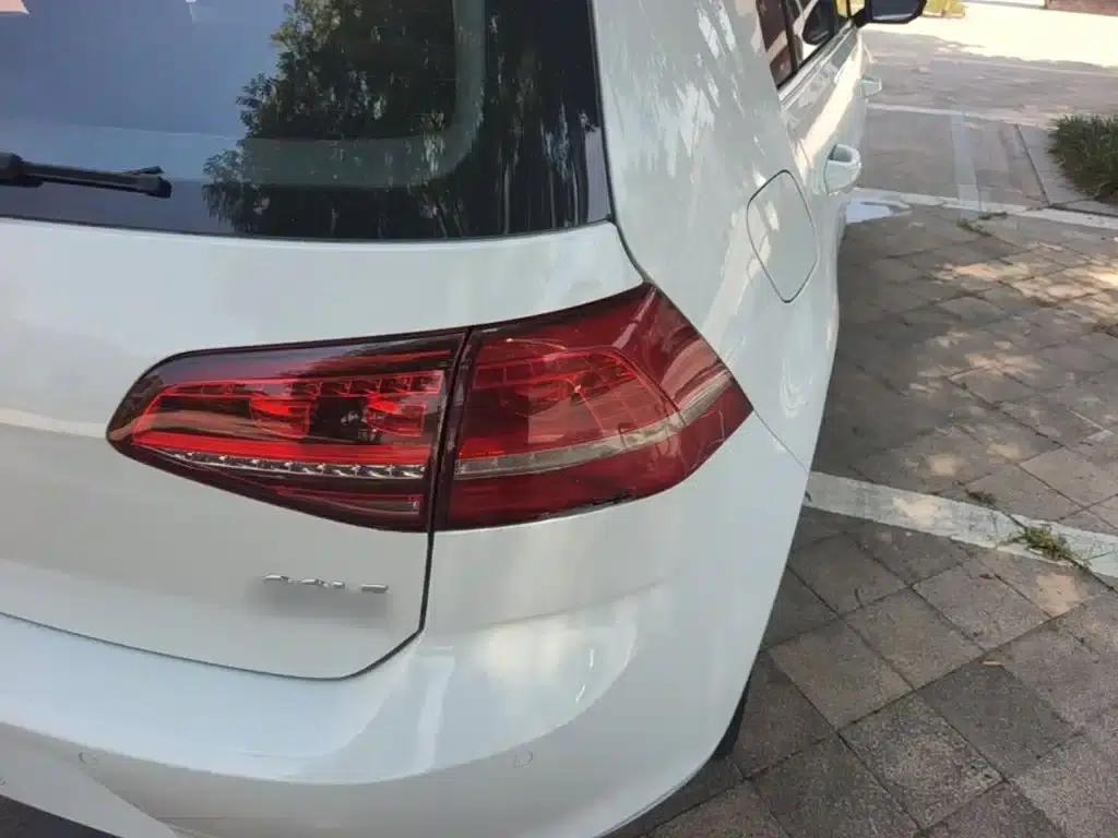 2017 Golf 230TSI Automatic Comfort Millionth Unit Commemorative Edition — миниатюра 8