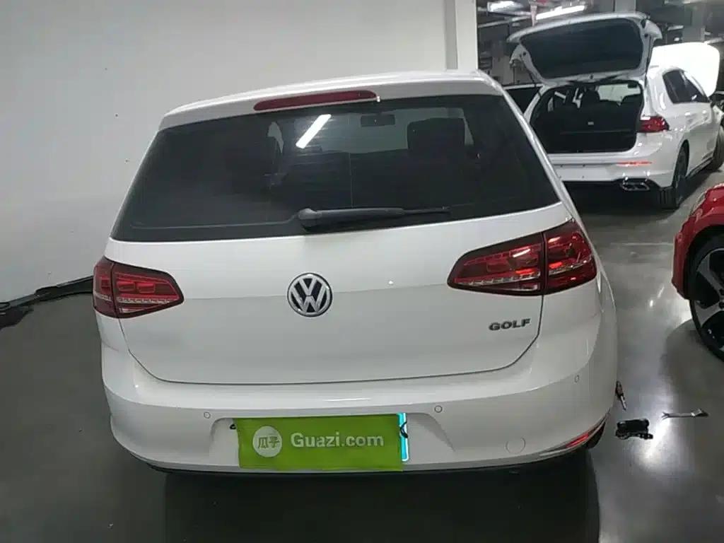 2017 Golf 1.6L Automatic Comfort Millionth Unit Commemorative Edition — миниатюра 6
