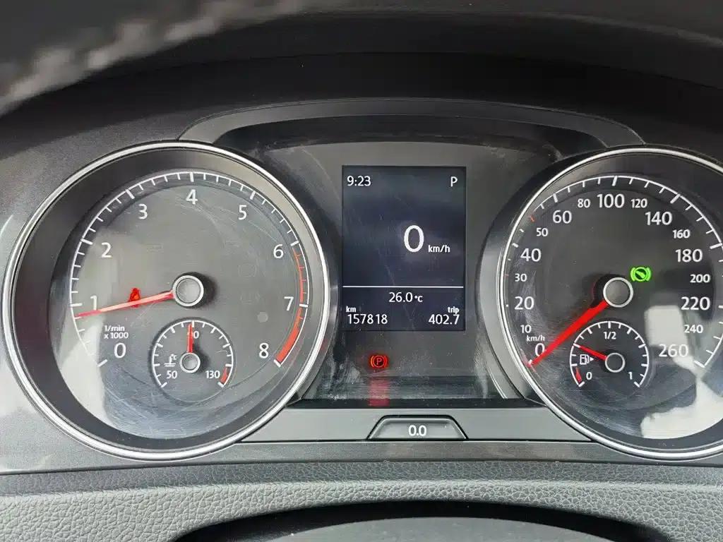 2017 Golf 230TSI Automatic Luxury Millionth Edition — миниатюра 13