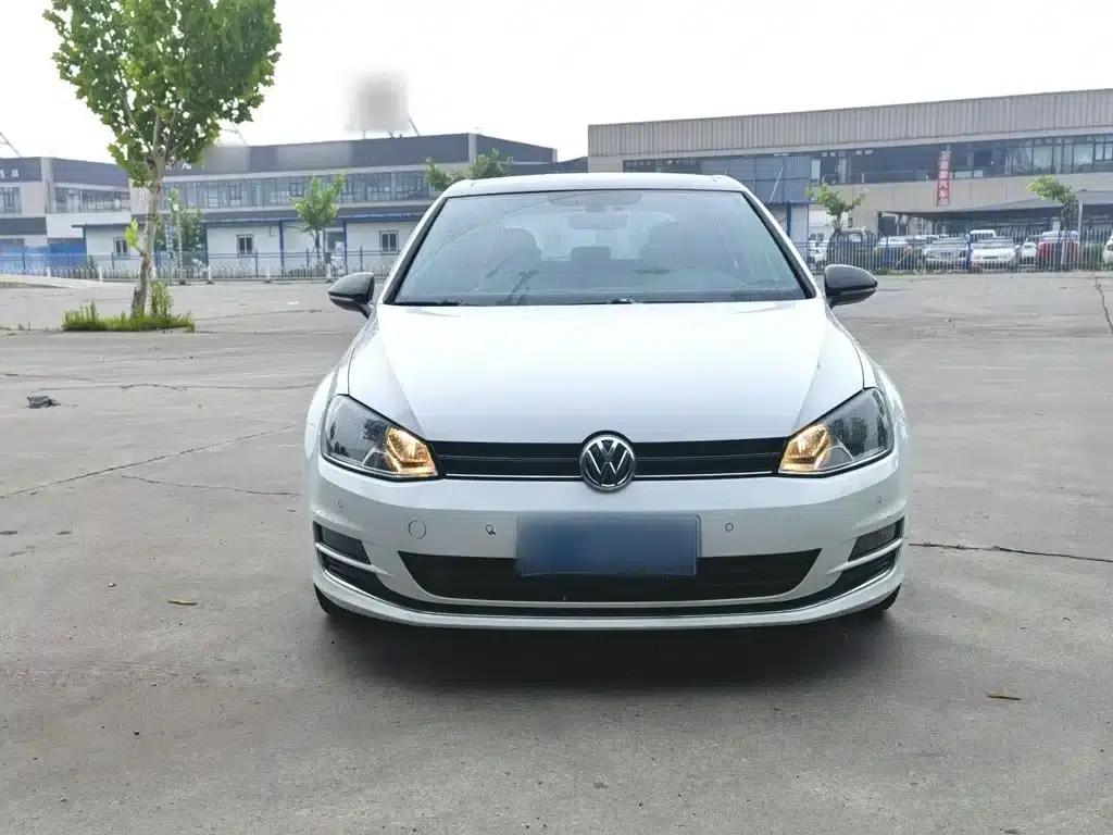 2017 Golf 230TSI Automatic Luxury Millionth Edition — миниатюра 3