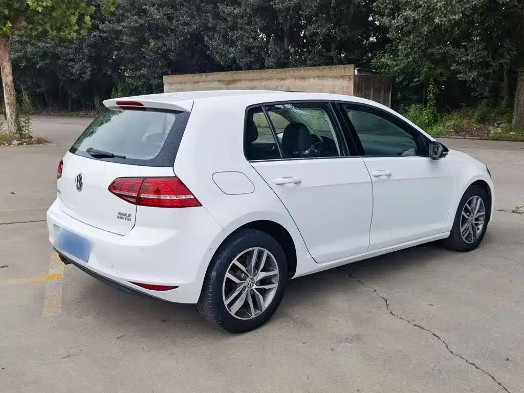 2017 Golf 230TSI Automatic Luxury Millionth Edition — миниатюра 6