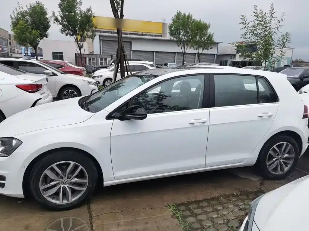 2017 Golf 230TSI Automatic Luxury Millionth Edition — миниатюра 7