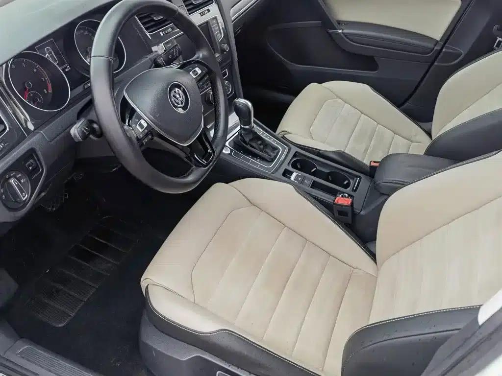 2017 Golf 230TSI Automatic Luxury Millionth Edition — миниатюра 9