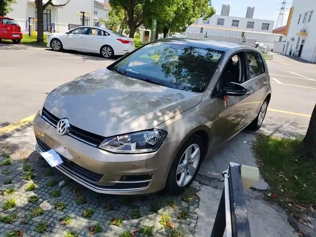 2017 Golf 230TSI Automatic Comfort Millionth Unit Commemorative Edition — миниатюра 2