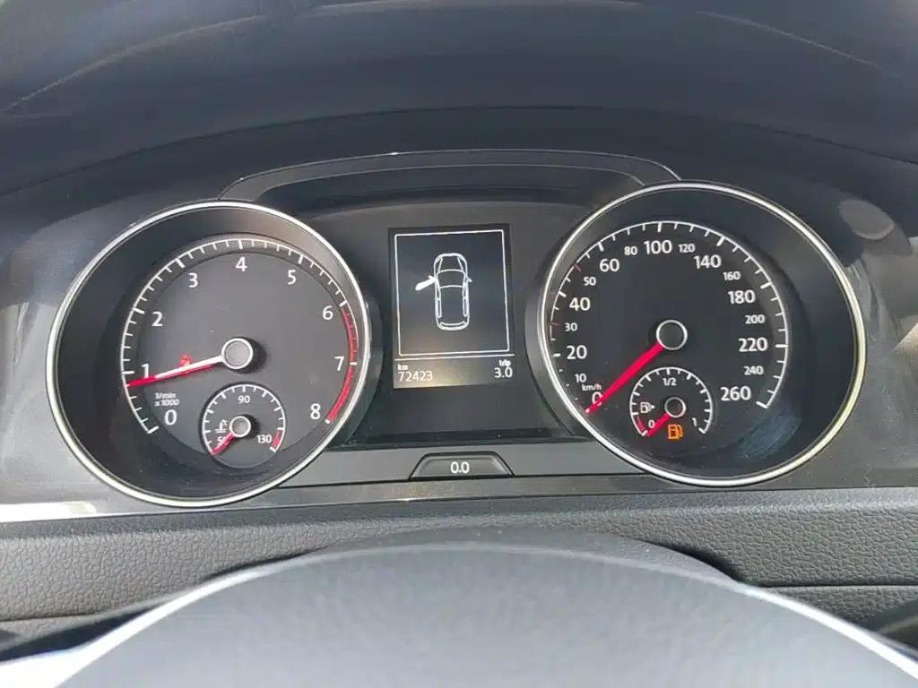 2017 Golf 230TSI Automatic Comfort Millionth Unit Commemorative Edition — миниатюра 12