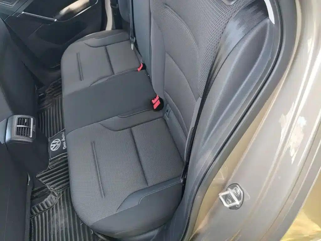 2017 Golf 230TSI Automatic Comfort Millionth Unit Commemorative Edition — миниатюра 17