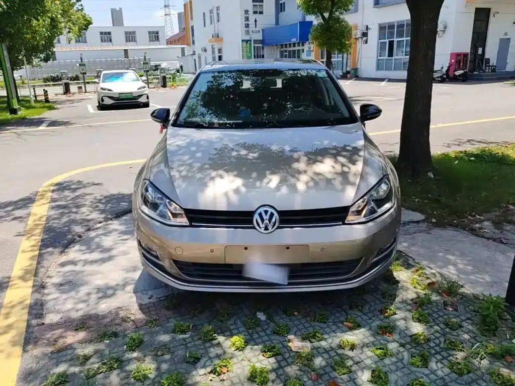 2017 Golf 230TSI Automatic Comfort Millionth Unit Commemorative Edition — миниатюра 3