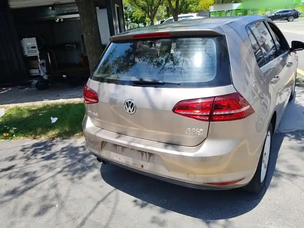 2017 Golf 230TSI Automatic Comfort Millionth Unit Commemorative Edition — миниатюра 6