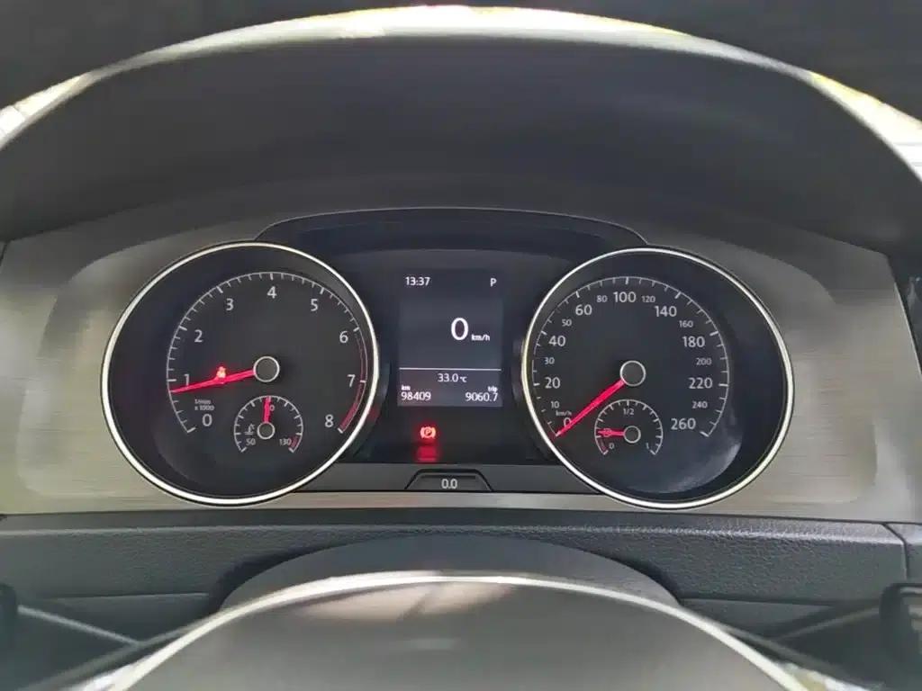 2015 Golf 1.4TSI Automatic Luxury — миниатюра 12