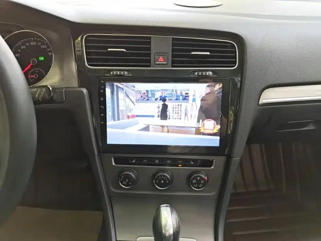 2015 Golf 1.4TSI Automatic Luxury — миниатюра 13