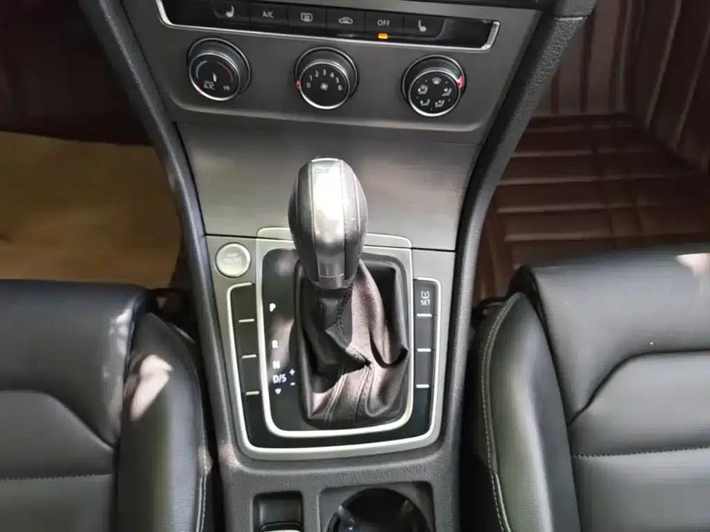 2015 Golf 1.4TSI Automatic Luxury — миниатюра 14
