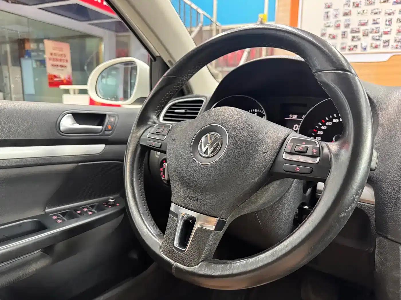 2011 Golf 1.4TSI Comfort Touring Edition (Imported) — миниатюра 12