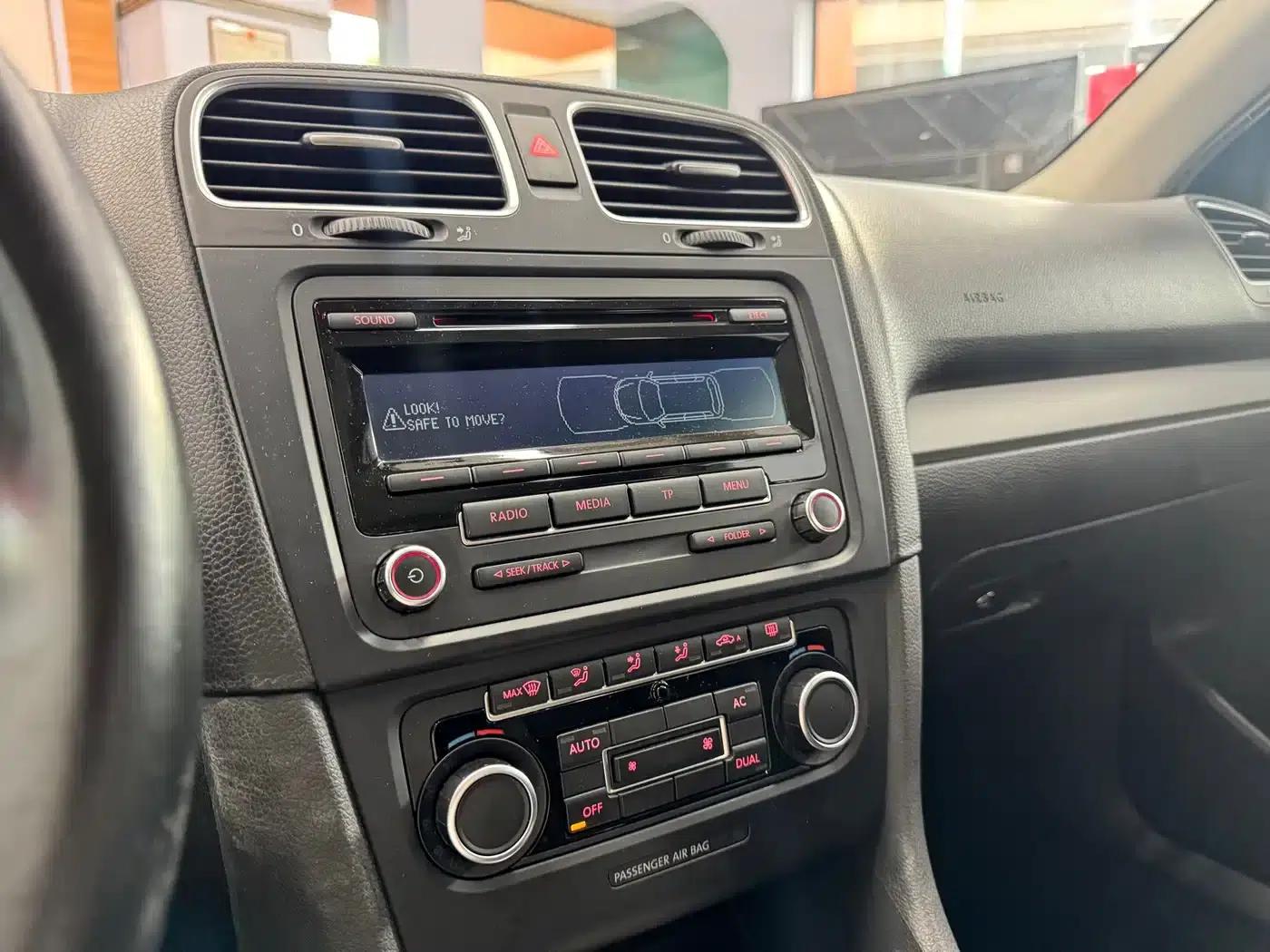 2011 Golf 1.4TSI Comfort Touring Edition (Imported) — миниатюра 16