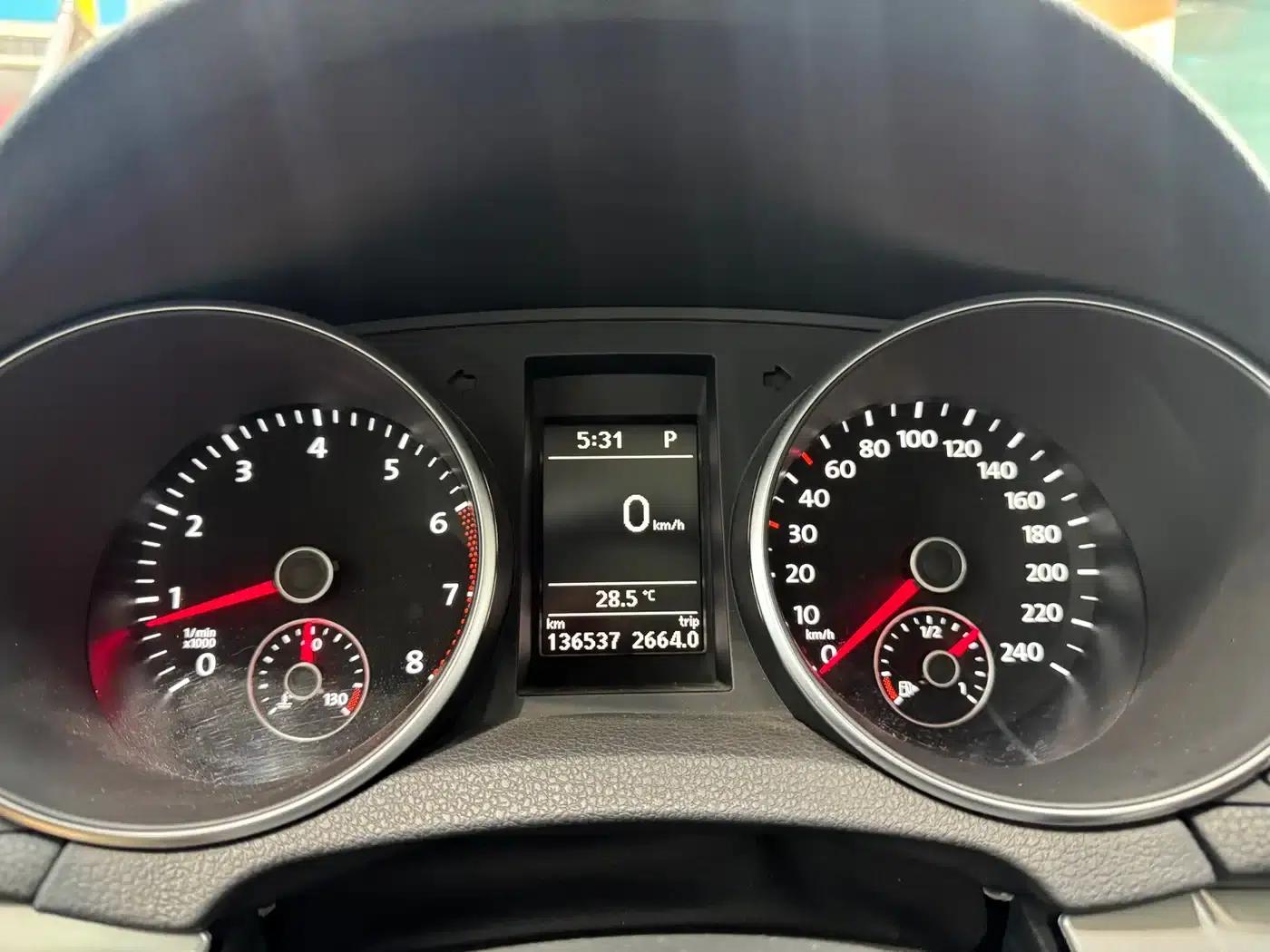 2011 Golf 1.4TSI Comfort Touring Edition (Imported) — миниатюра 18