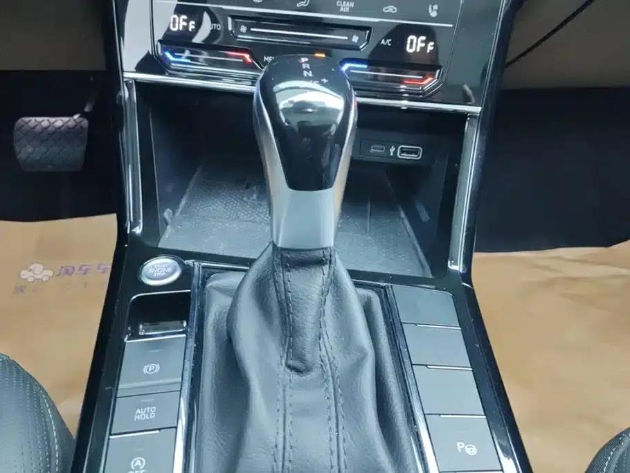 2023 Passat Facelift 330TSI Starry Sky Luxury Edition — миниатюра 16