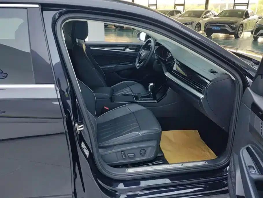 2023 Passat Facelift 330TSI Starry Sky Luxury Edition — миниатюра 8