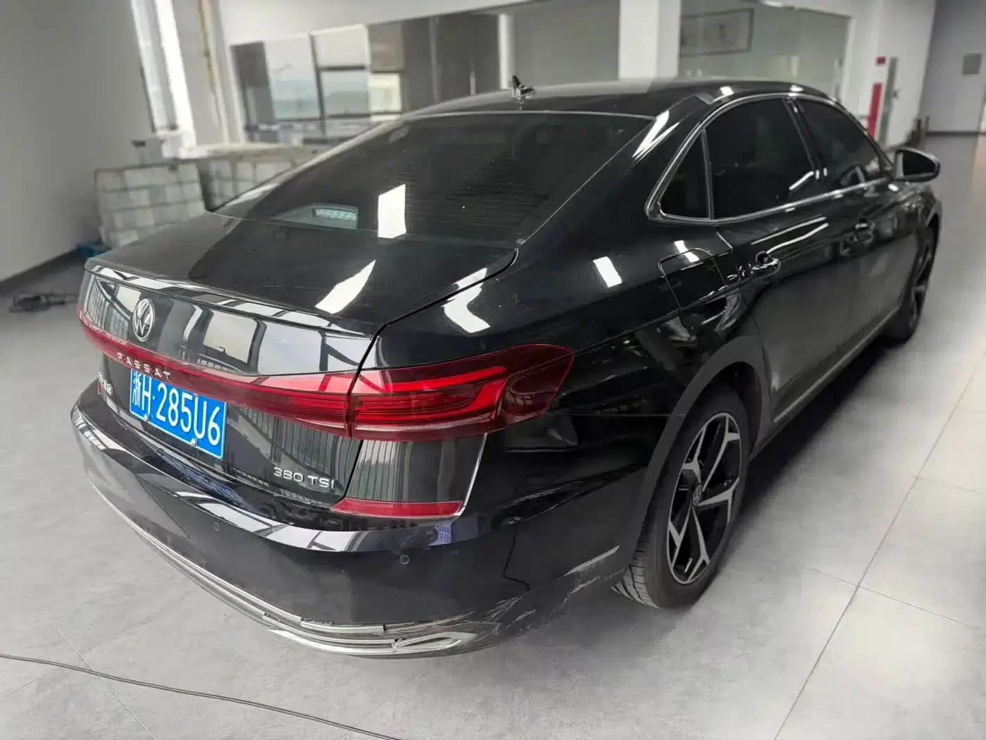 2025 Passat Outstanding Edition 380TSI Dragon Edition — миниатюра 3