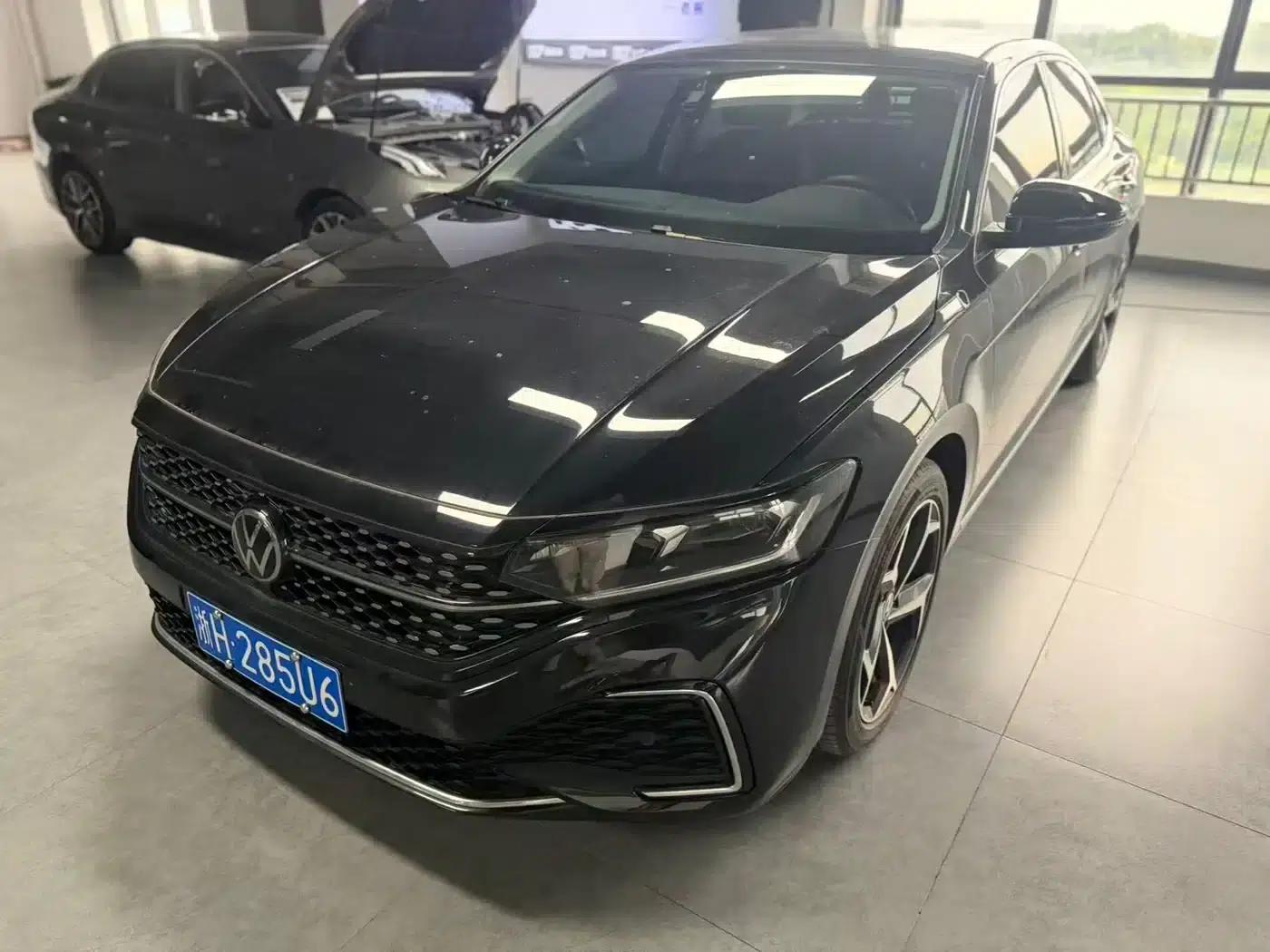 2025 Passat Outstanding Edition 380TSI Dragon Edition — миниатюра 5