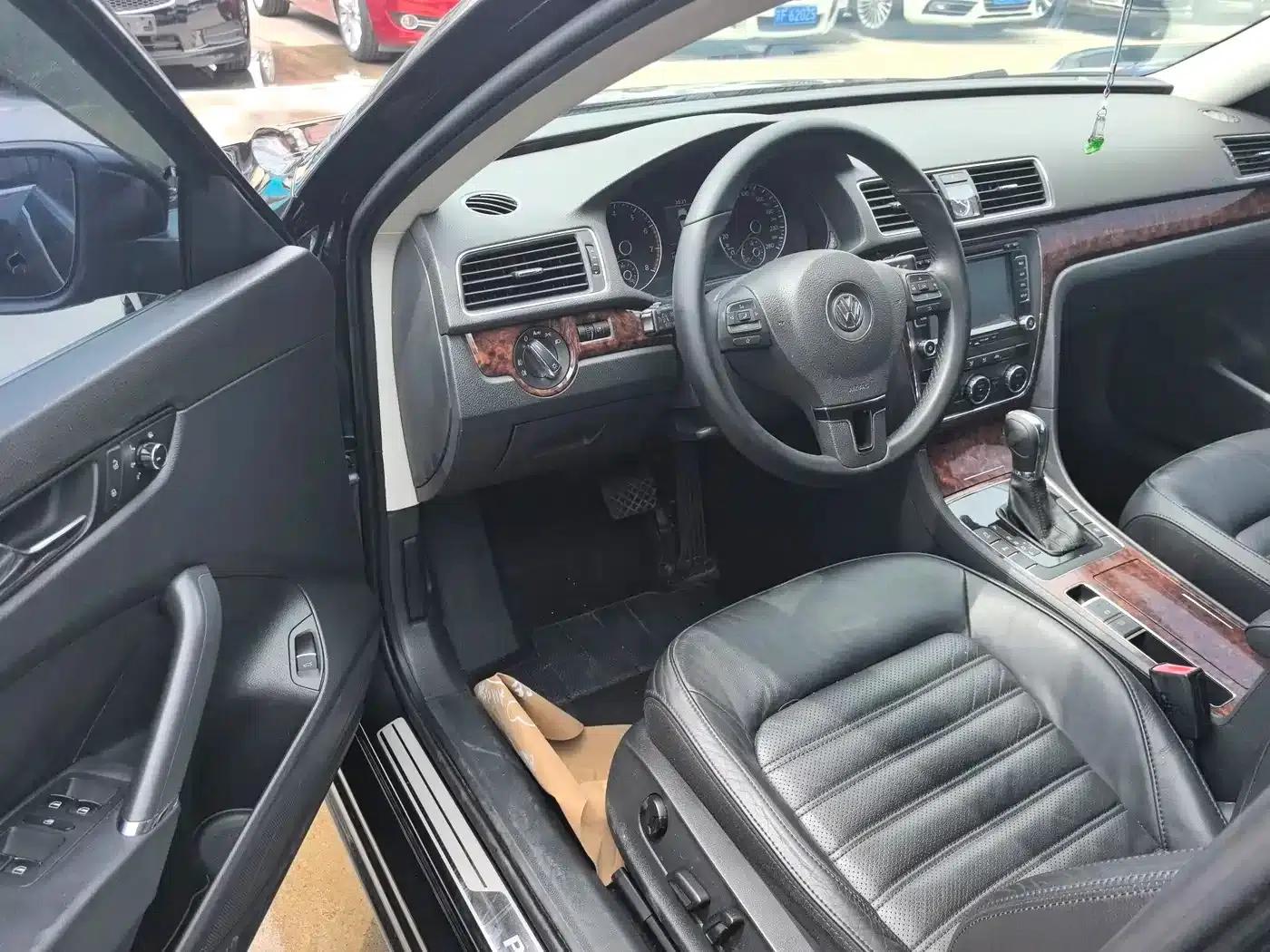 2013 Passat 1.8TSI DSG Premium Edition — миниатюра 4