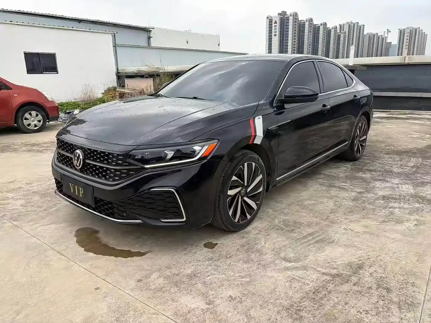 2022 Passat 330TSI Luxury Edition — миниатюра 1