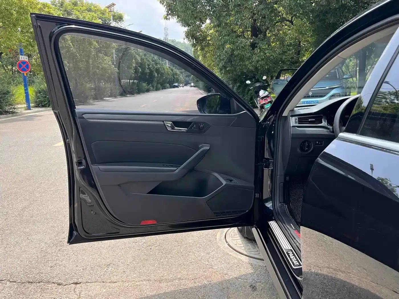 2015 Passat 1.8TSI Automatic Premium Edition — миниатюра 11