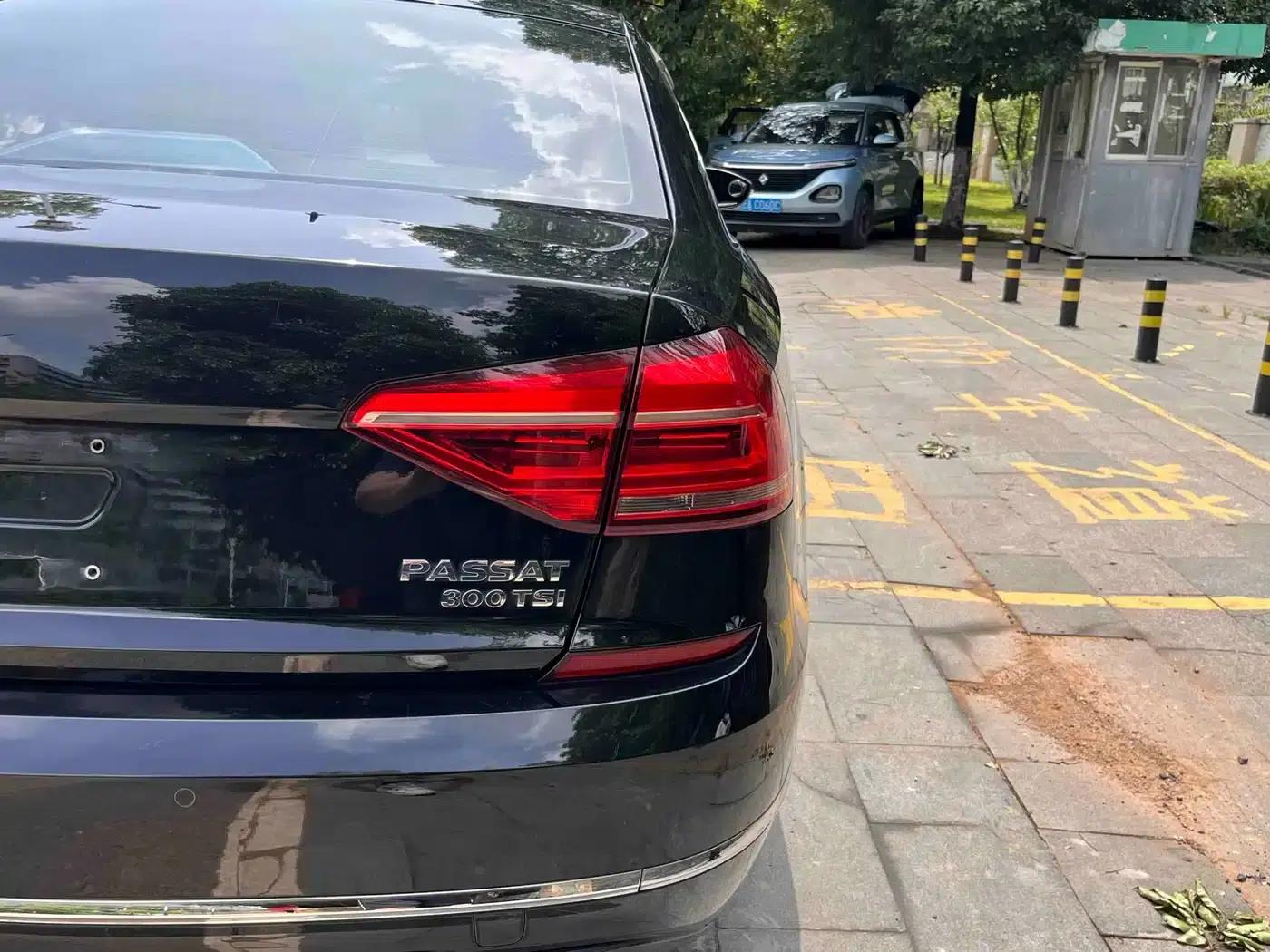 2015 Passat 1.8TSI Automatic Premium Edition — миниатюра 13