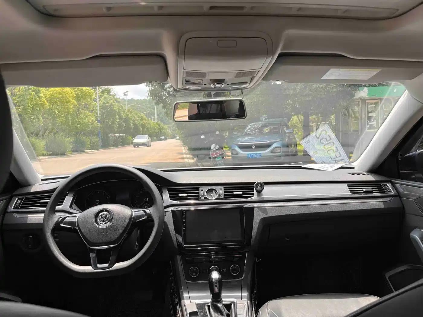 2015 Passat 1.8TSI Automatic Premium Edition — миниатюра 18