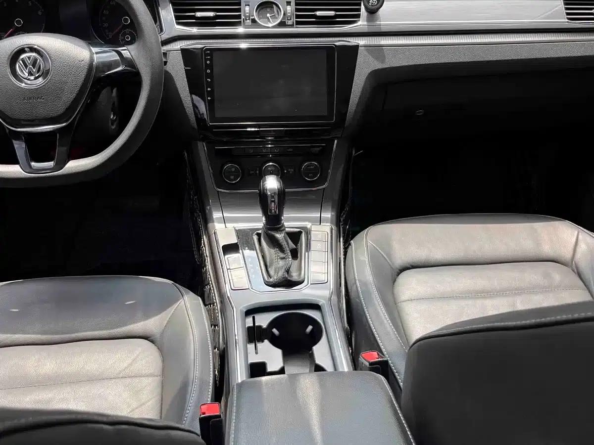2015 Passat 1.8TSI Automatic Premium Edition — миниатюра 25