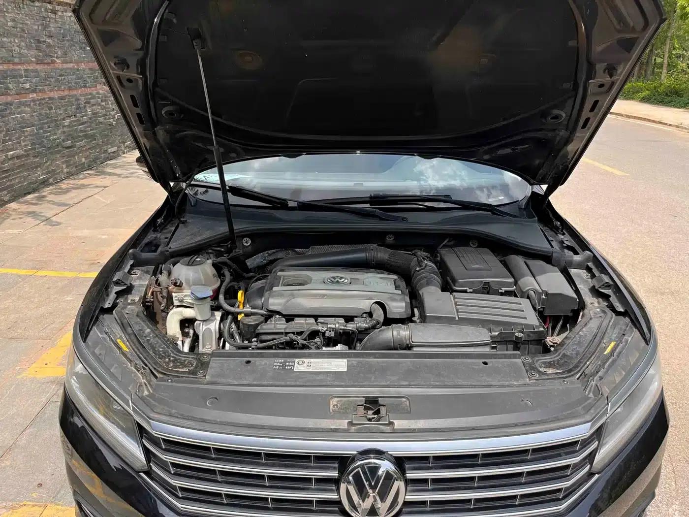 2015 Passat 1.8TSI Automatic Premium Edition — миниатюра 26