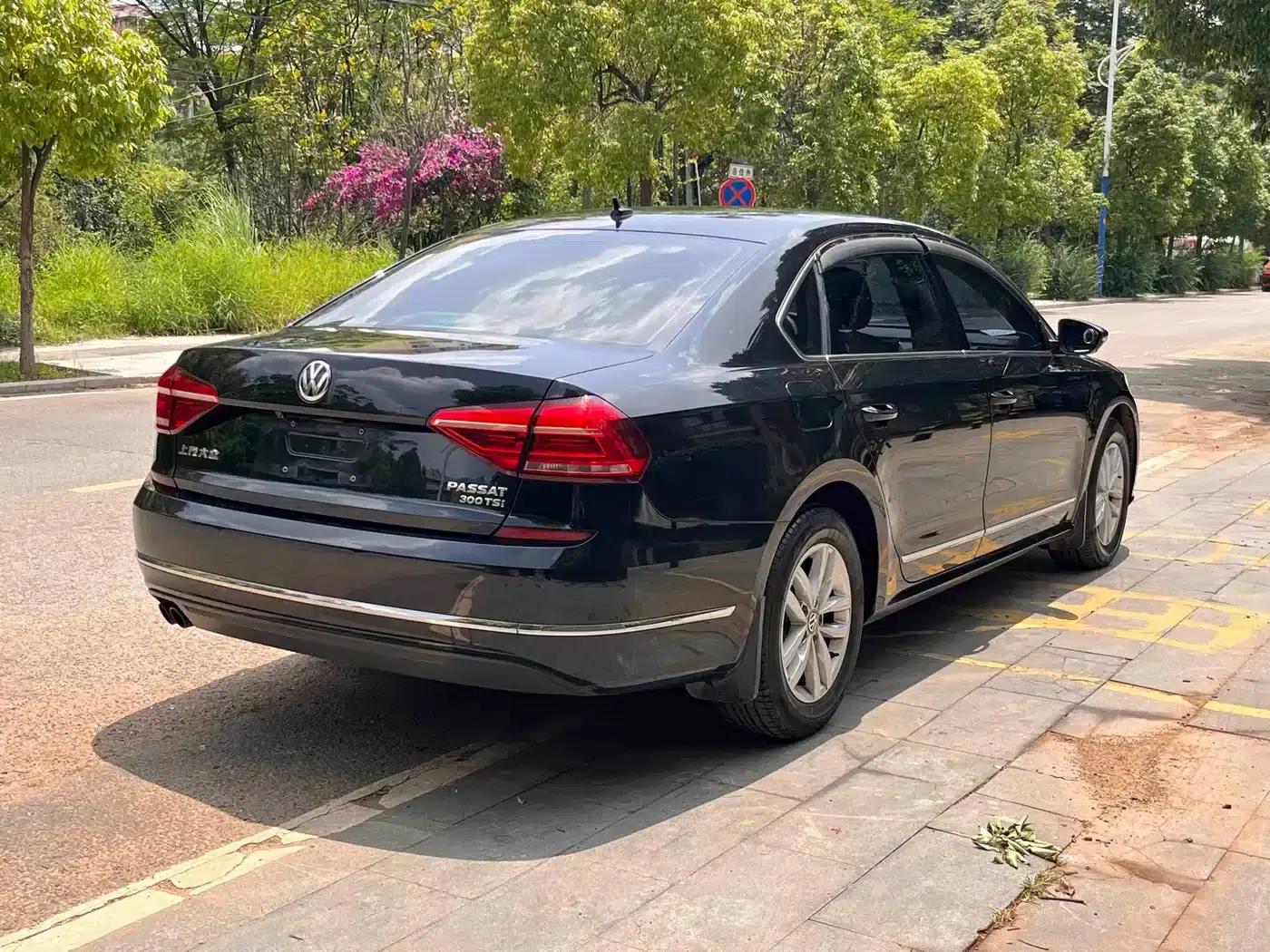 2015 Passat 1.8TSI Automatic Premium Edition — миниатюра 5