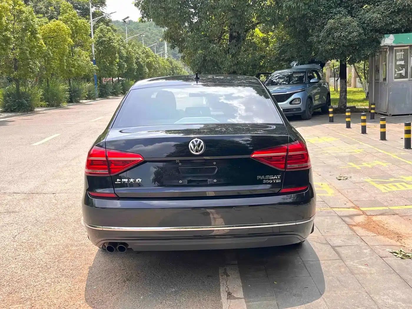 2015 Passat 1.8TSI Automatic Premium Edition — миниатюра 6