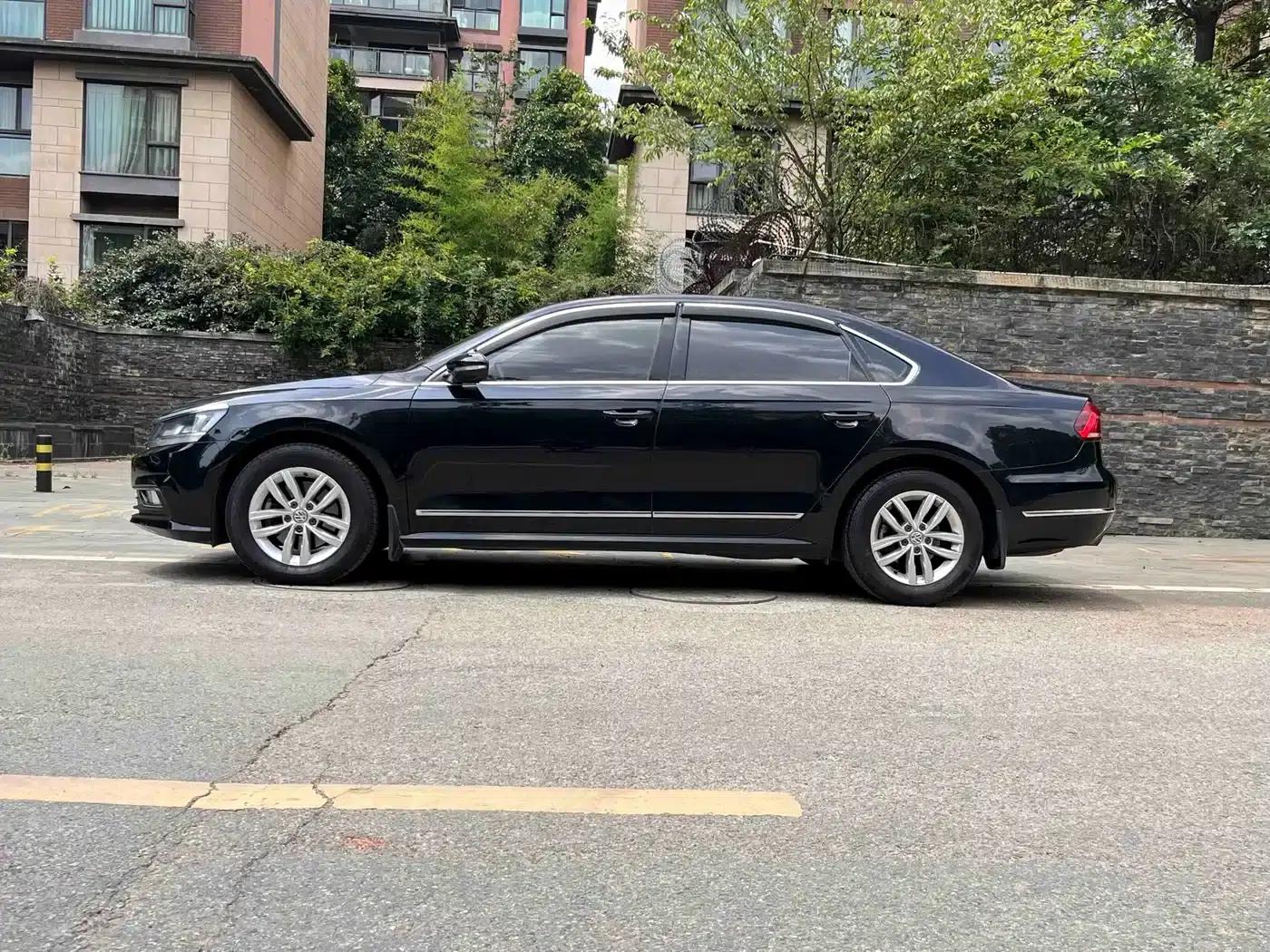 2015 Passat 1.8TSI Automatic Premium Edition — миниатюра 9
