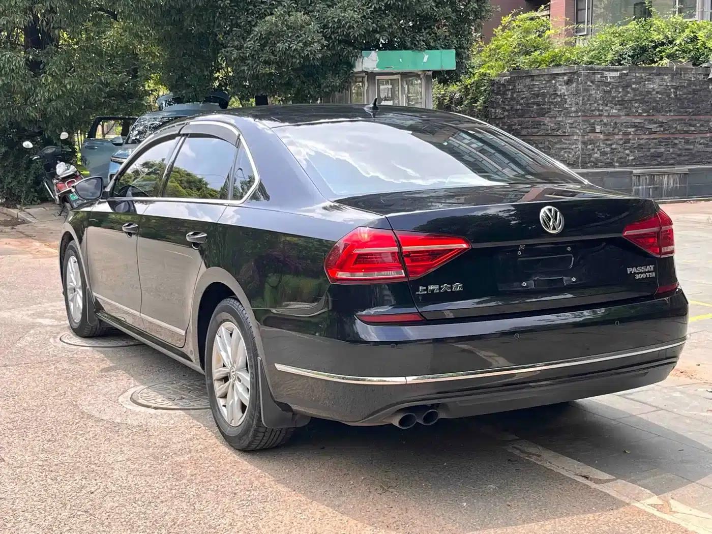 2015 Passat 1.8TSI Automatic Premium Edition — миниатюра 10
