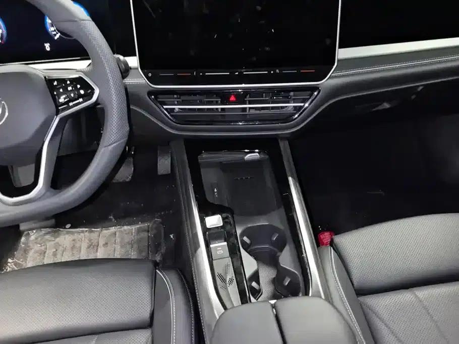 2025 Passat Pro 380TSI Dragon Edition — миниатюра 16