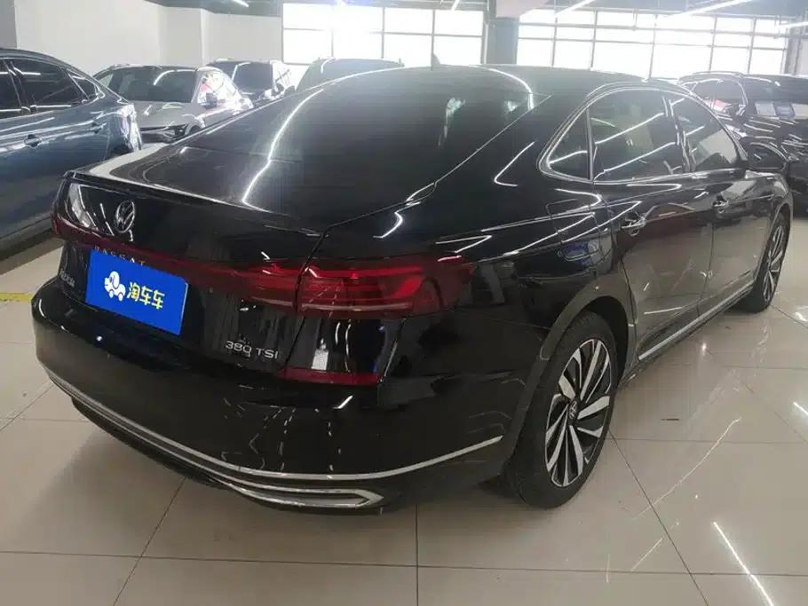 2024 Passat 380TSI Luxury Edition — миниатюра 3