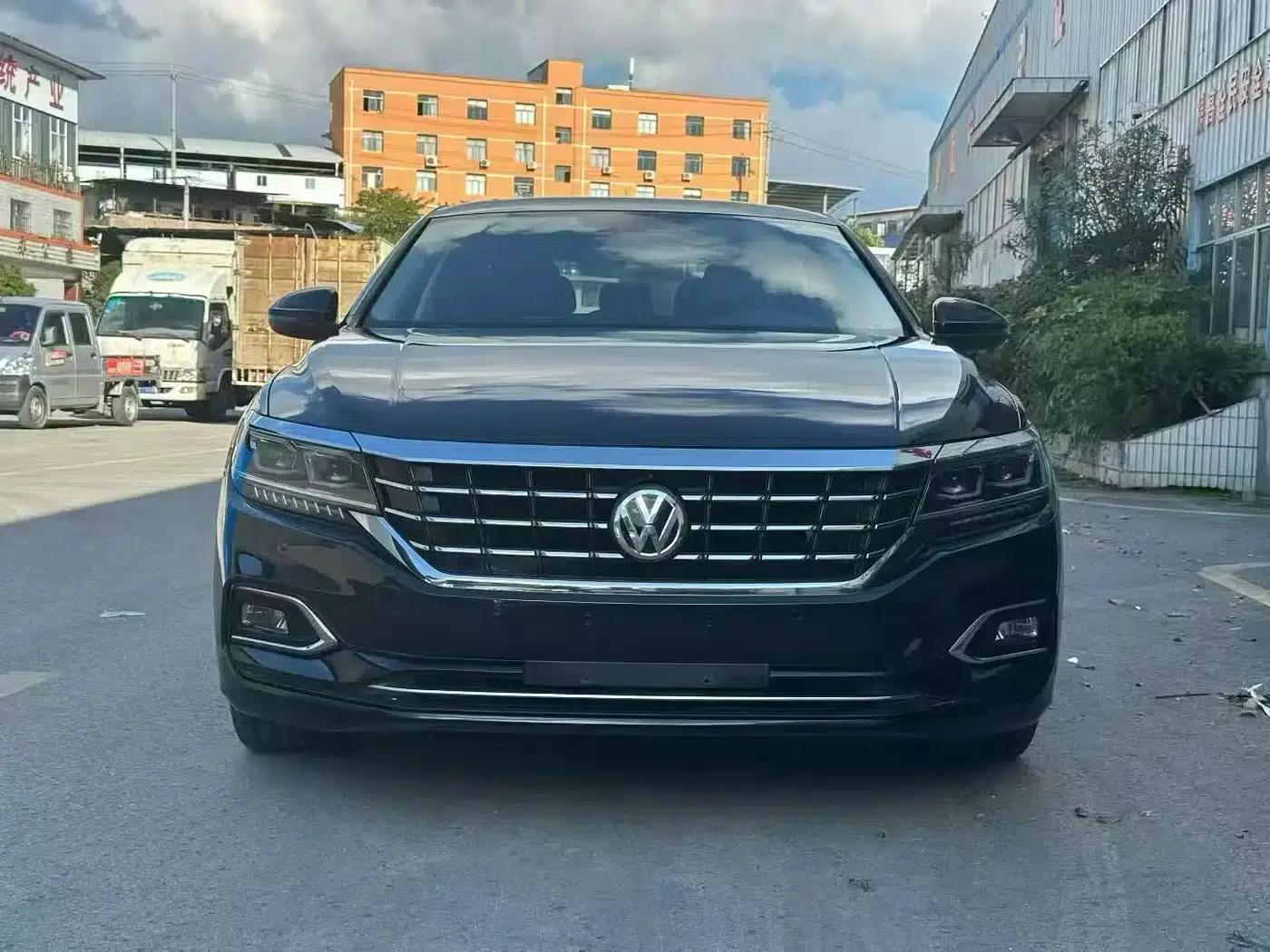 2019 Volkswagen Passat 330TSI Luxury Edition (China VI Emission Standard) — миниатюра 2