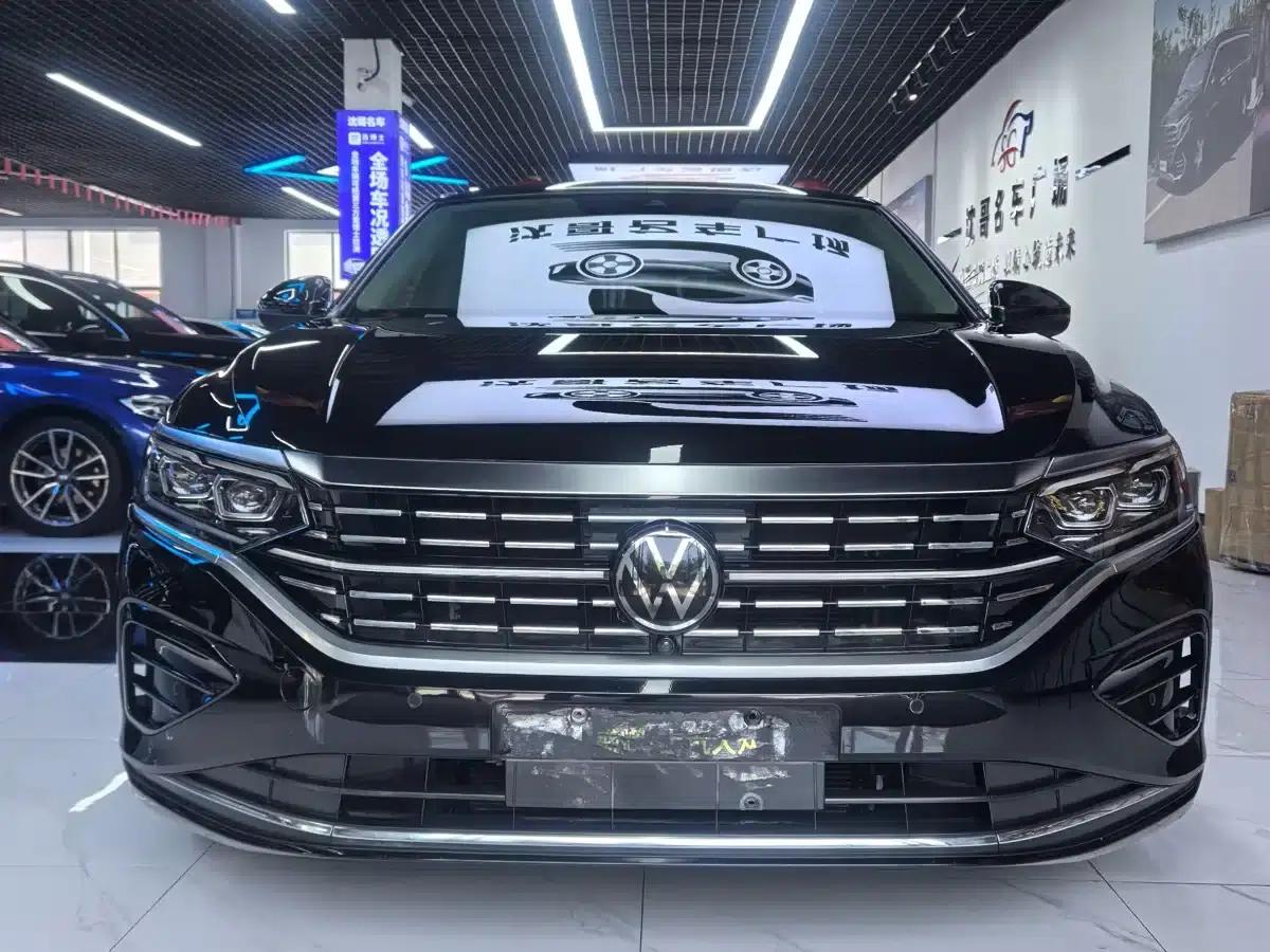 2022 Passat 330TSI Luxury Edition — миниатюра 1