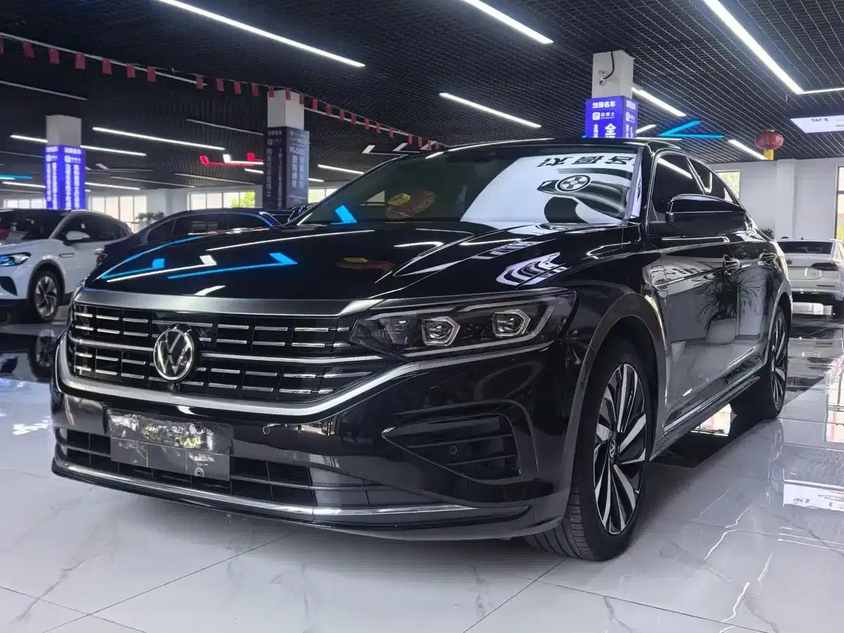 2022 Passat 330TSI Luxury Edition — миниатюра 3