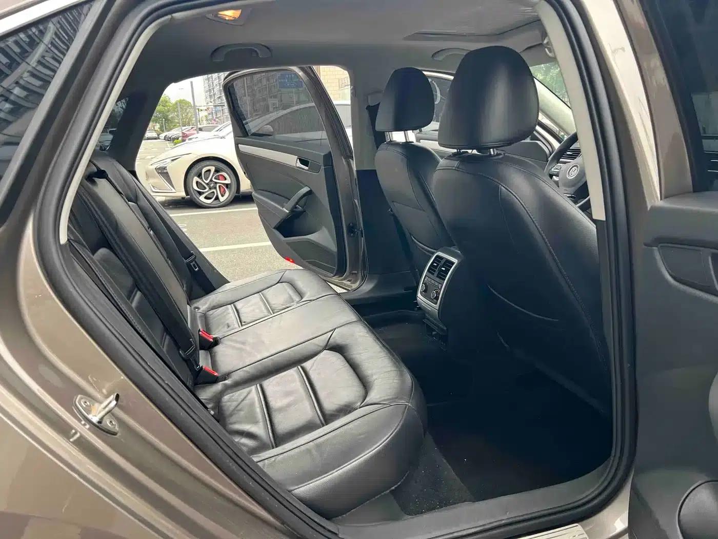 2015 Passat 1.8TSI DSG Premium Edition — миниатюра 13