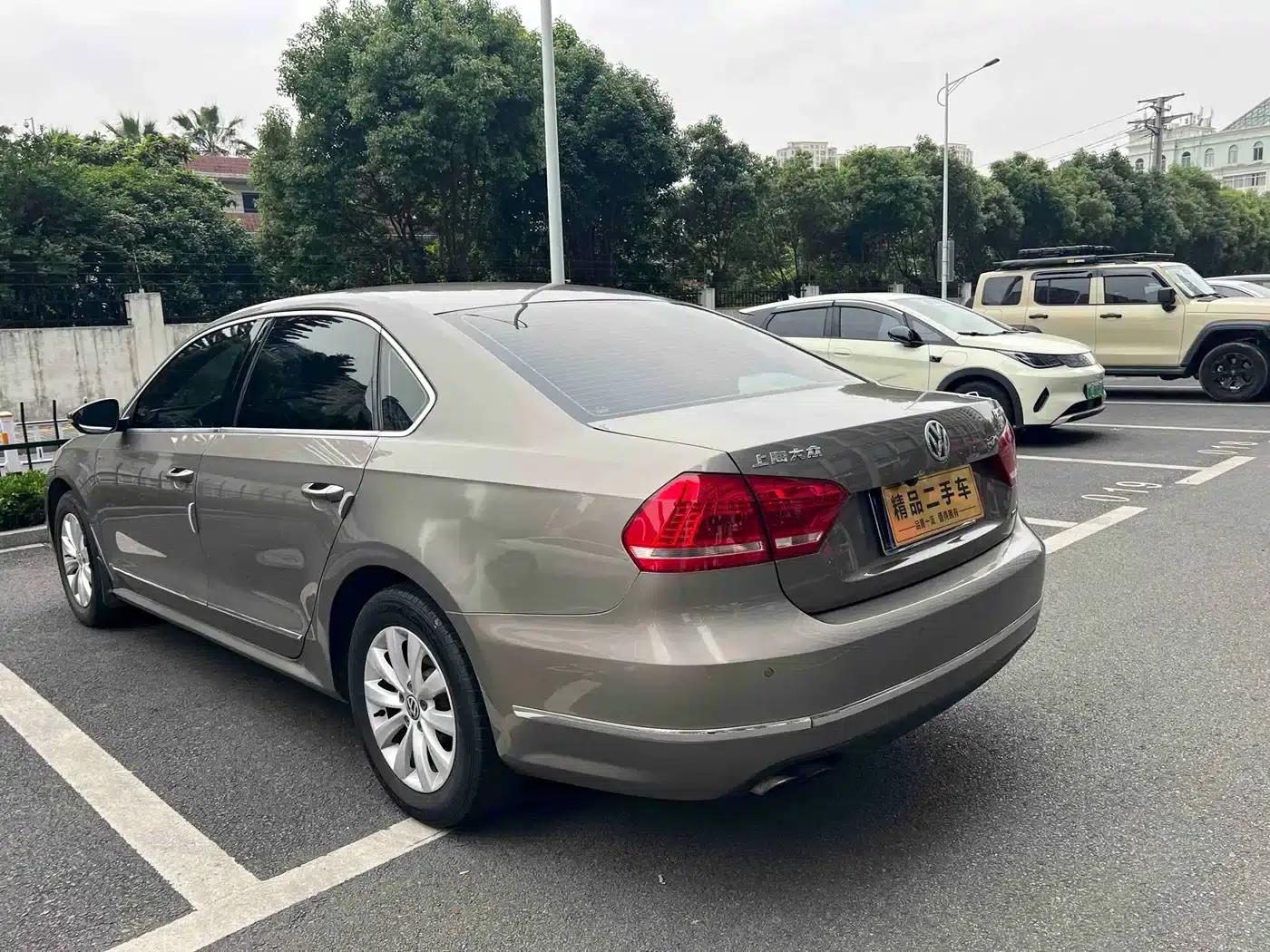 2015 Passat 1.8TSI DSG Premium Edition — миниатюра 17