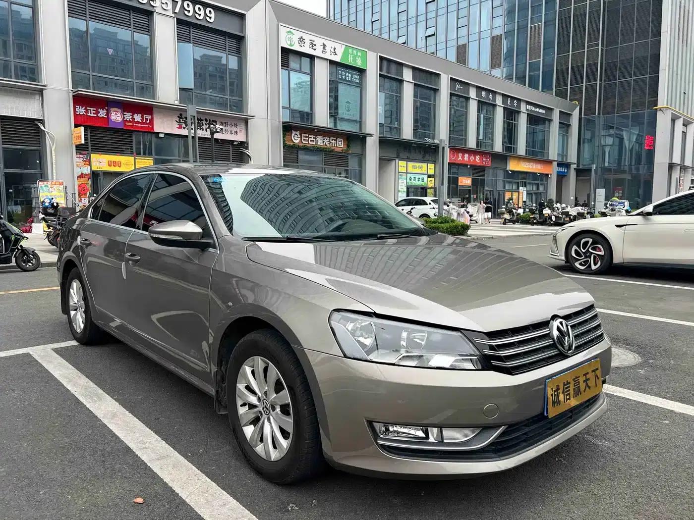 2015 Passat 1.8TSI DSG Premium Edition — миниатюра 4