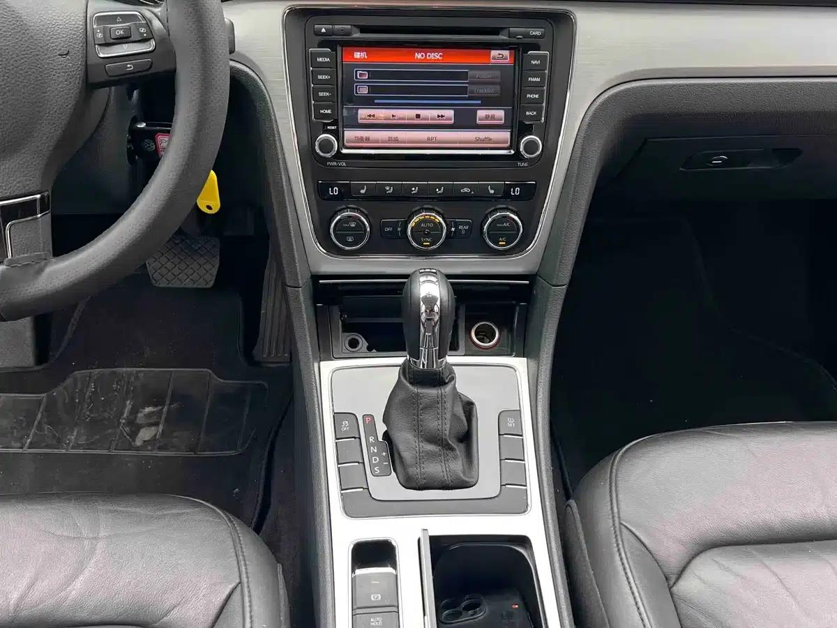 2015 Passat 1.8TSI DSG Premium Edition — миниатюра 7