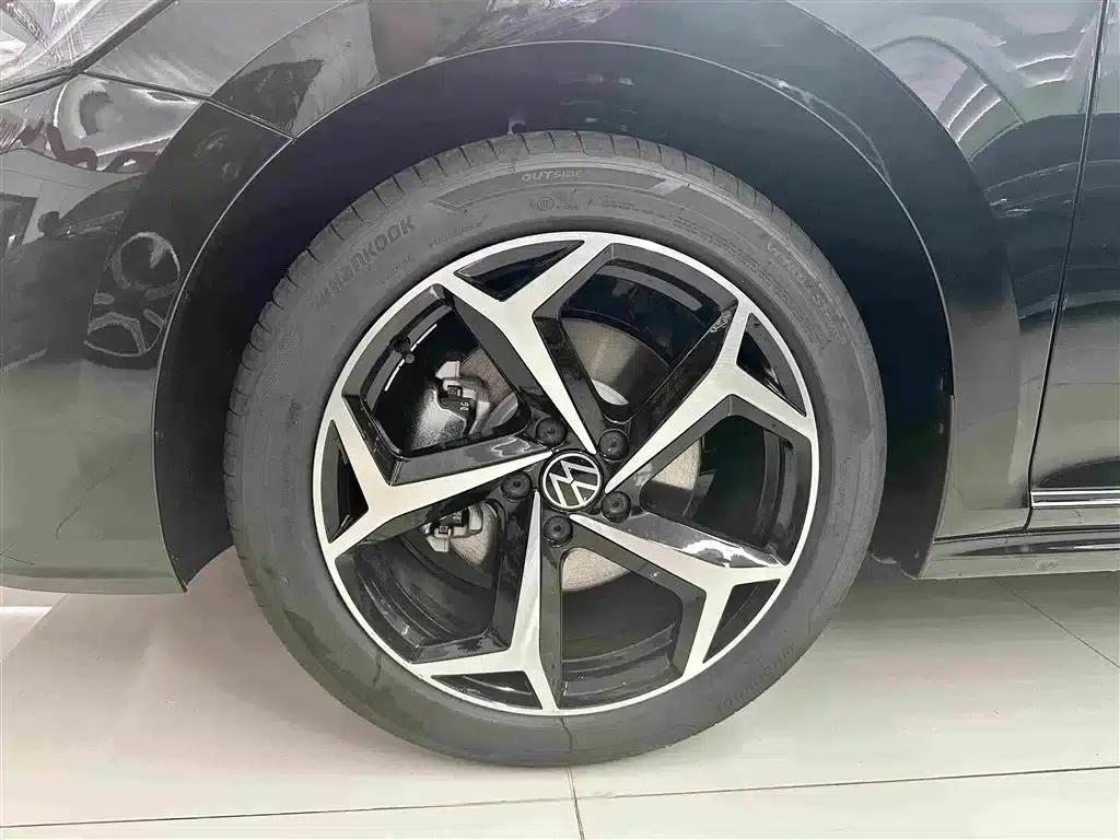 2025 Volkswagen Passat Outstanding Edition 380TSI Starry Sky Dragon Edition — миниатюра 11
