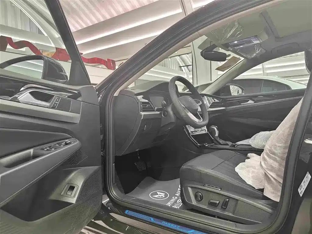 2025 Volkswagen Passat Outstanding Edition 380TSI Starry Sky Dragon Edition — миниатюра 4