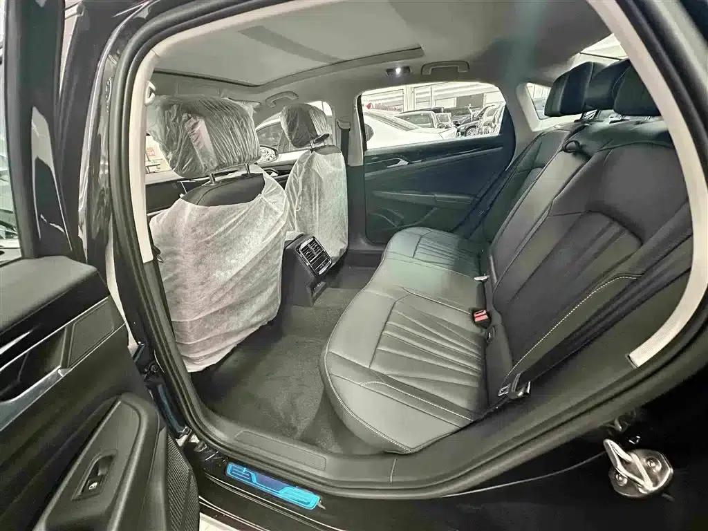 2025 Volkswagen Passat Outstanding Edition 380TSI Starry Sky Dragon Edition — миниатюра 6
