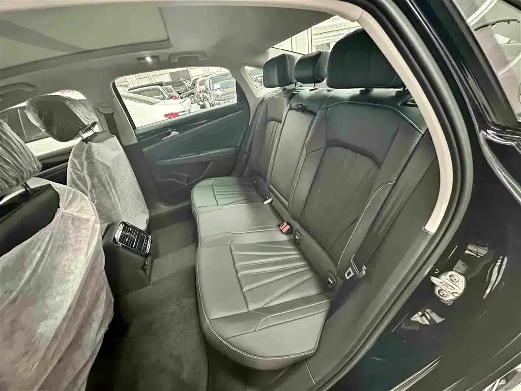 2025 Volkswagen Passat Outstanding Edition 380TSI Starry Sky Dragon Edition — миниатюра 8