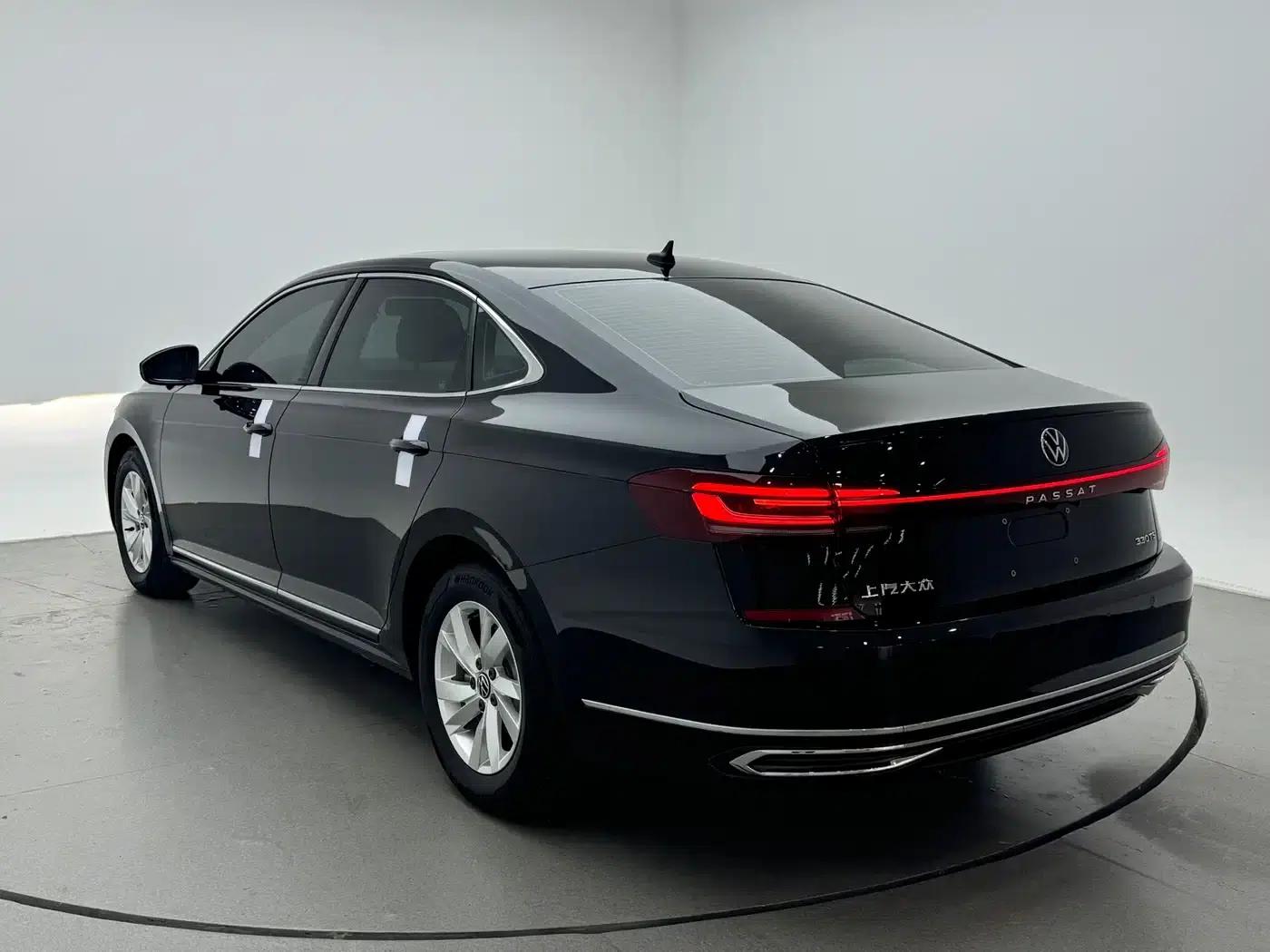 2022 Volkswagen Passat 280TSI Business Edition — миниатюра 5