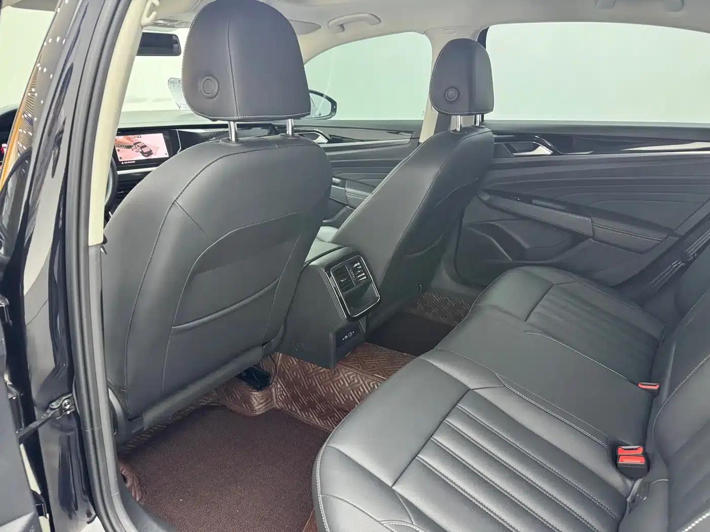 2022 Volkswagen Passat 280TSI Business Edition — миниатюра 9